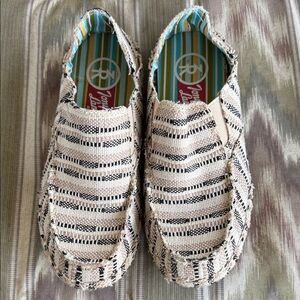 Tony Lama Women’s  Slip-On in Beige and Black